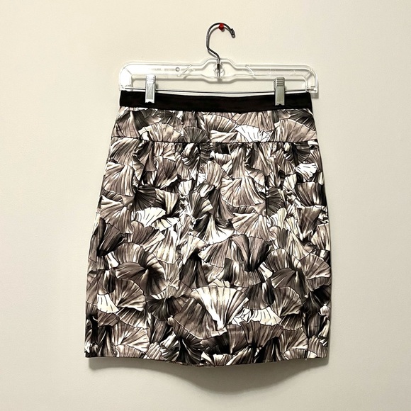 🎉RARE🎉BCBGMaxAzrka silk highwaist silver print bubble skirt with side pockets - Picture 4 of 14